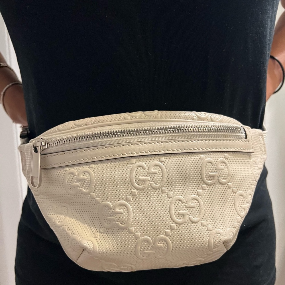 Gucci embossed belt purse😍 - Picture 6 of 8